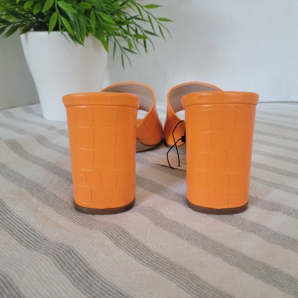 The Drop Block Heeled Mule - Picture 7 of 12